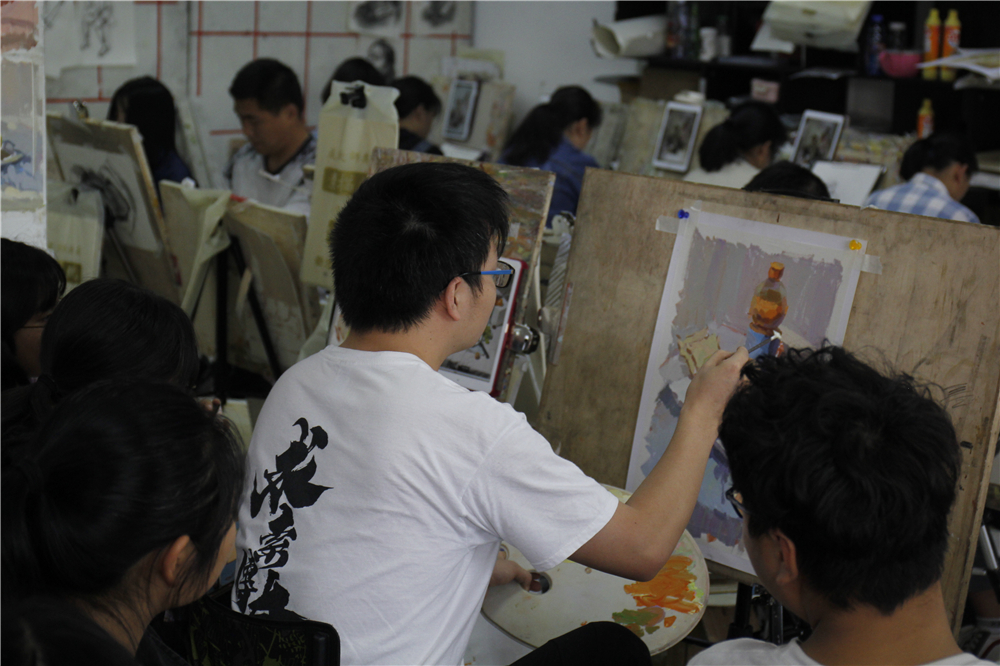 �人������ѵɫ�ʿ��Կ������С����